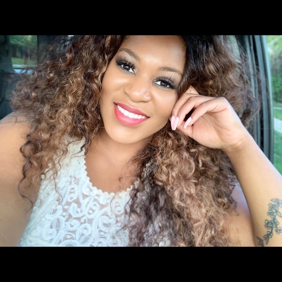 Meet your Posher, Hannah - Picture 1 of 1